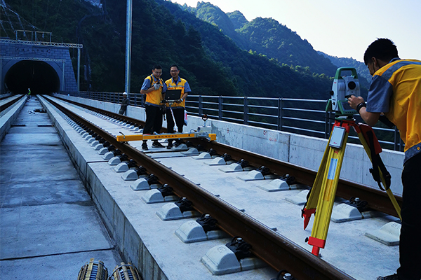 黔张常无砟线路测量